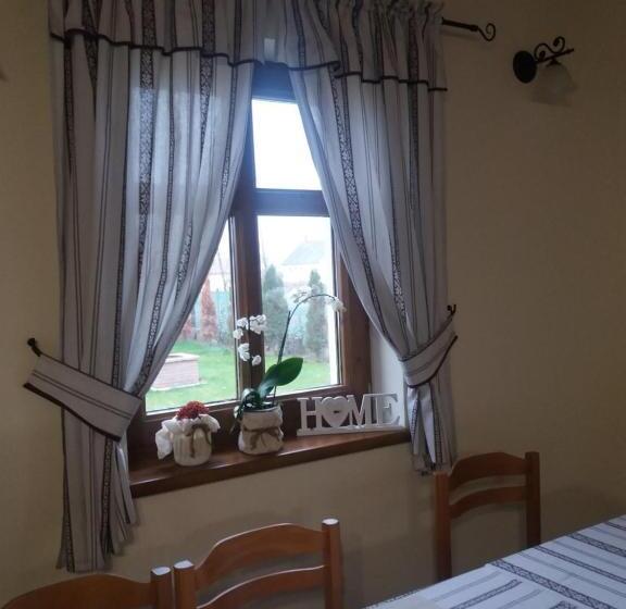 ペンション Tóth Vendégház és Apartmanház újfehértó