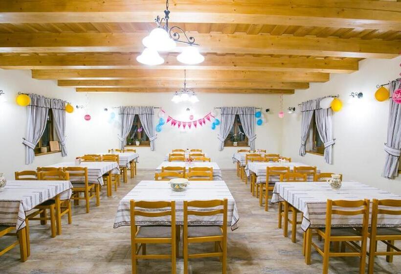 ペンション Tóth Vendégház és Apartmanház újfehértó