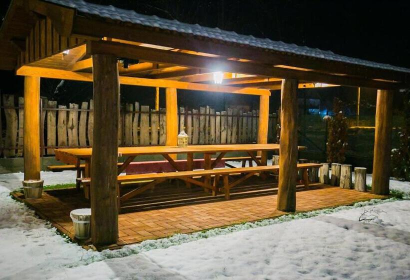 ペンション Tóth Vendégház és Apartmanház újfehértó