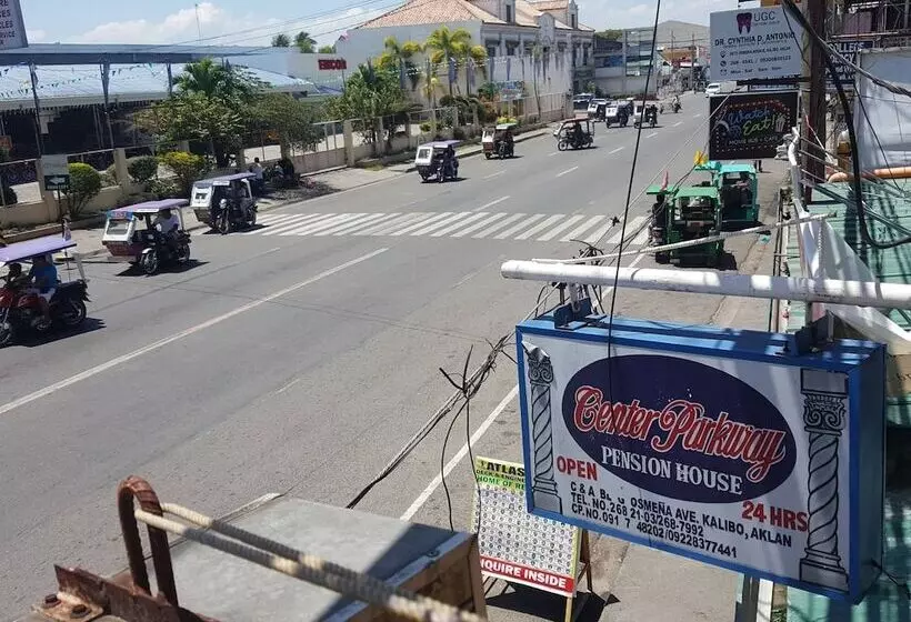 ユースホステル Center Parkway Pension House