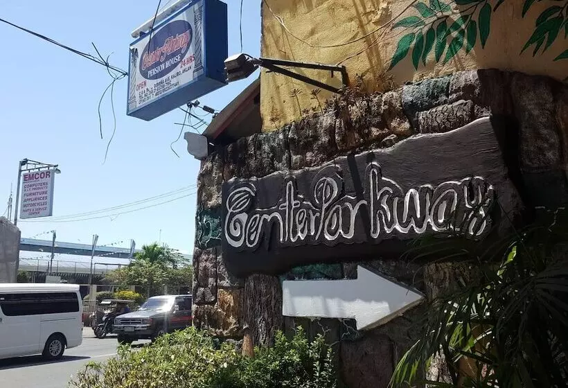 ユースホステル Center Parkway Pension House