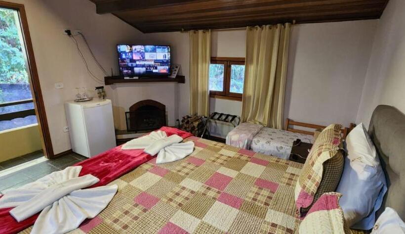 ユースホステル Hortensias Pousada Boutique   Piscina Aquecida 37 Graus E Fire Pit A Gas   Aceita Pet