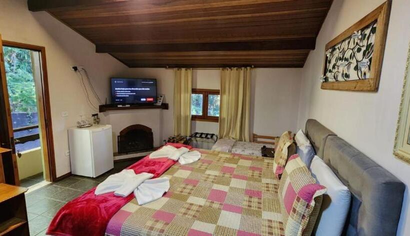 ユースホステル Hortensias Pousada Boutique   Piscina Aquecida 37 Graus E Fire Pit A Gas   Aceita Pet