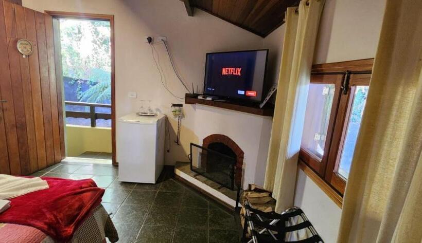 ユースホステル Hortensias Pousada Boutique   Piscina Aquecida 37 Graus E Fire Pit A Gas   Aceita Pet