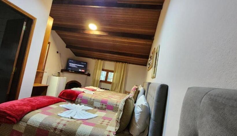 ユースホステル Hortensias Pousada Boutique   Piscina Aquecida 37 Graus E Fire Pit A Gas   Aceita Pet