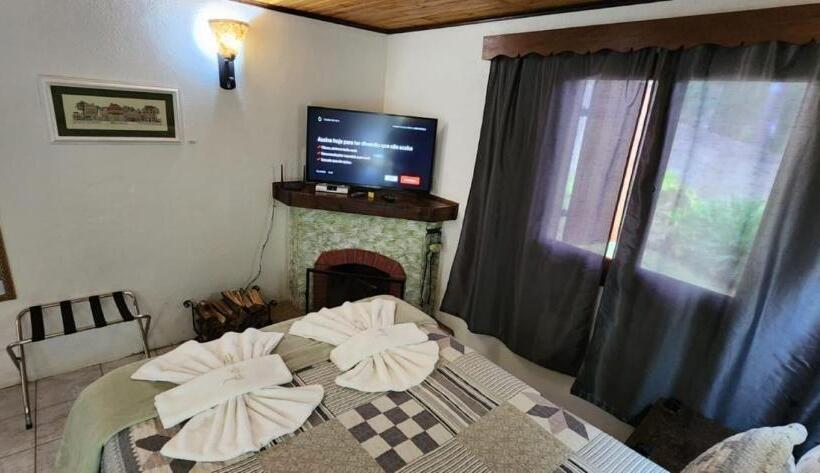 ユースホステル Hortensias Pousada Boutique   Piscina Aquecida 37 Graus E Fire Pit A Gas   Aceita Pet