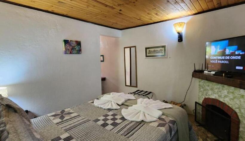 ユースホステル Hortensias Pousada Boutique   Piscina Aquecida 37 Graus E Fire Pit A Gas   Aceita Pet