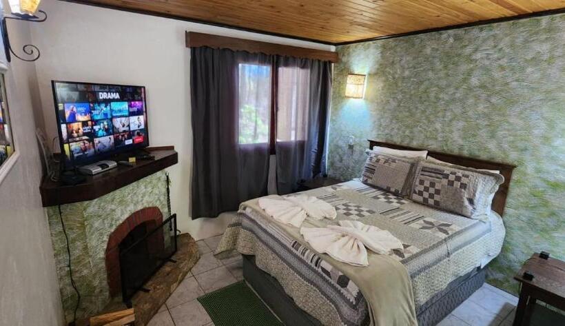 ユースホステル Hortensias Pousada Boutique   Piscina Aquecida 37 Graus E Fire Pit A Gas   Aceita Pet