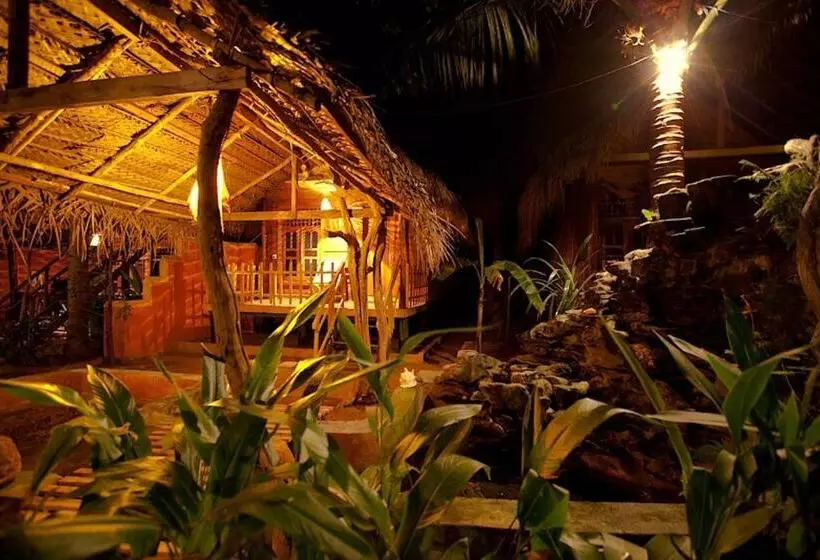 Hotelli Surf N Sun   Arugam Bay