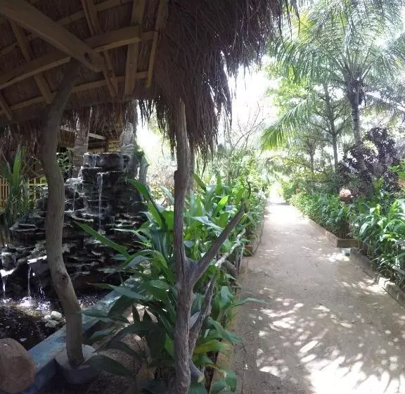 Hotelli Surf N Sun   Arugam Bay