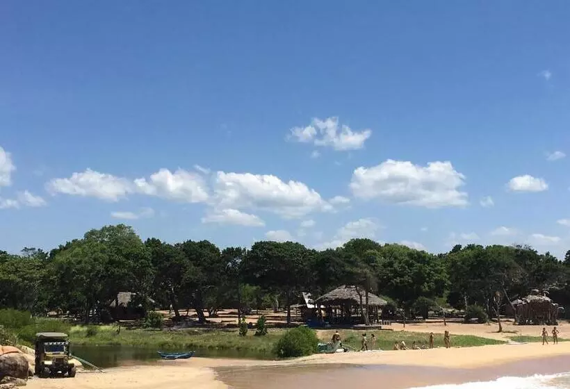 Hotelli Surf N Sun   Arugam Bay