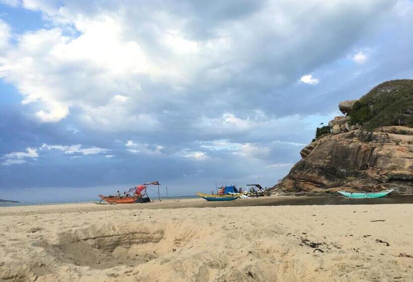 فندق Surf N Sun Arugam Bay