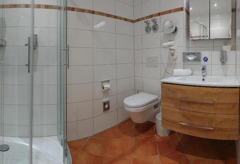 Kral   Residenz Erlangen