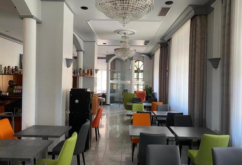 Kral   Residenz Erlangen