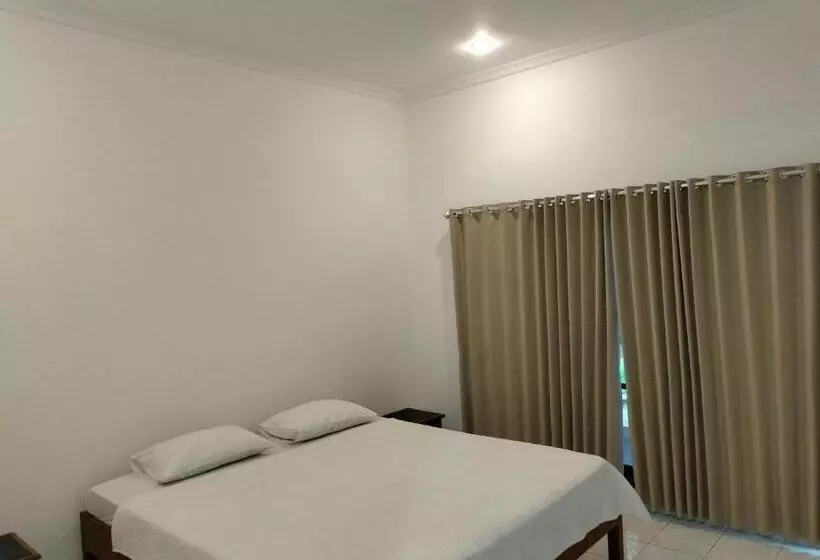 ペンション Bayumantra Bungalows