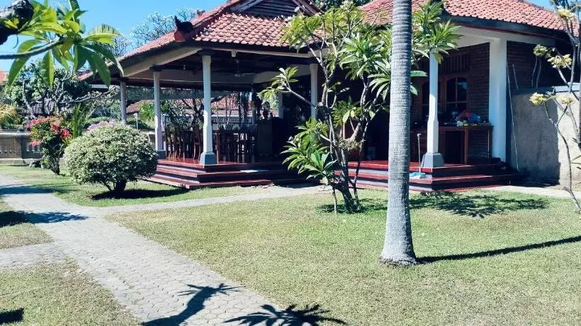 ペンション Bayumantra Bungalows