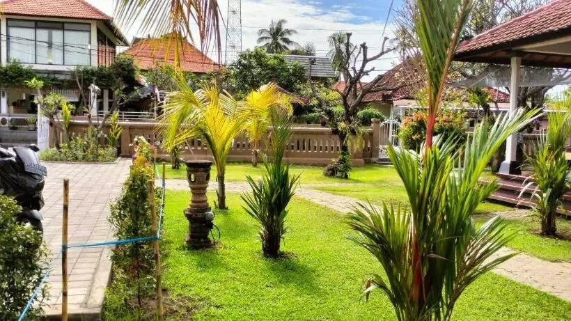 ペンション Bayumantra Bungalows