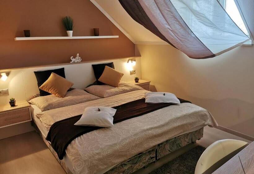 بنسيون Csabai Vendégház