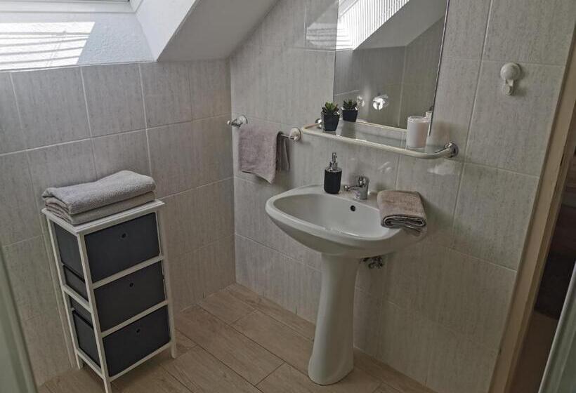 بنسيون Csabai Vendégház