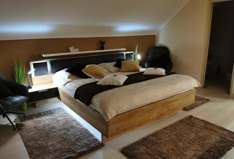 بنسيون Csabai Vendégház