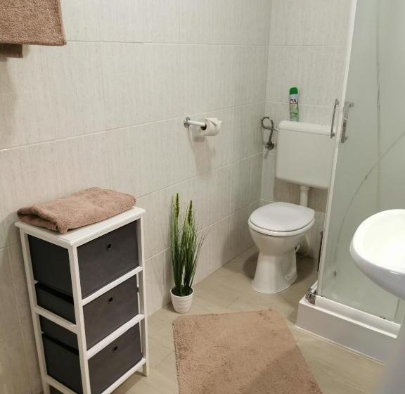 بنسيون Csabai Vendégház