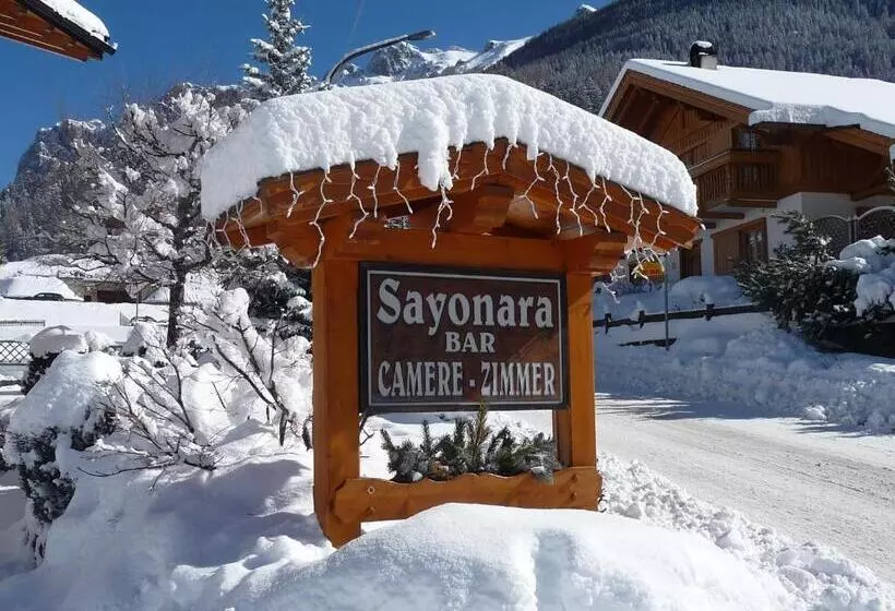 Majatalo Garni Sayonara