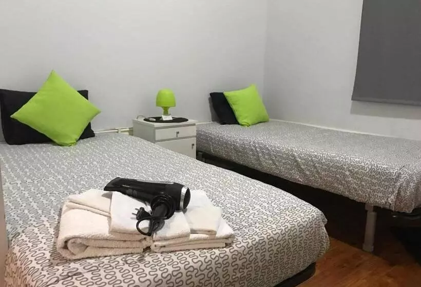 پانسیون Jualis Guest House