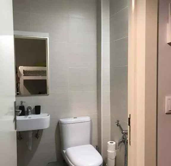 پانسیون Jualis Guest House