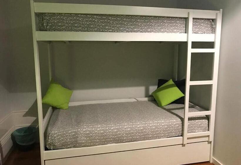 پانسیون Jualis Guest House