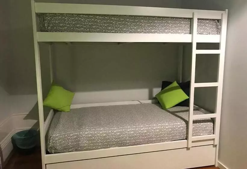 پانسیون Jualis Guest House
