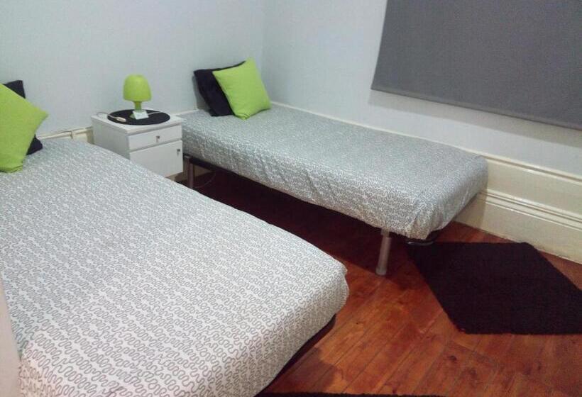 پانسیون Jualis Guest House