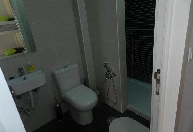 پانسیون Jualis Guest House