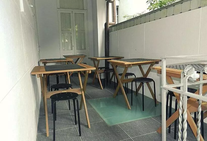 پانسیون Jualis Guest House
