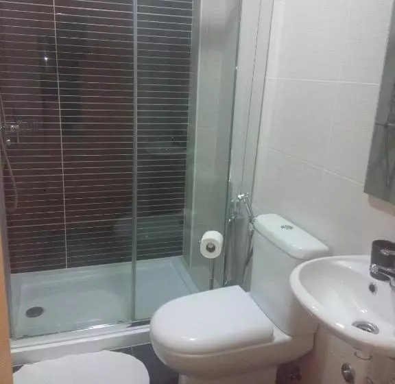 پانسیون Jualis Guest House