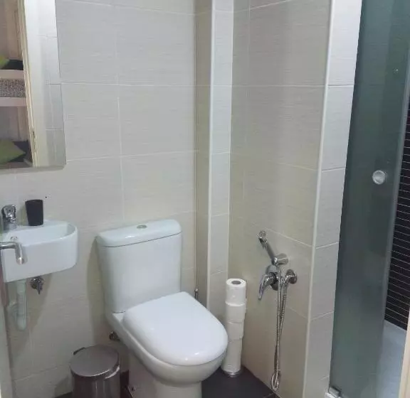 پانسیون Jualis Guest House