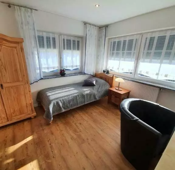 ペンション Landhaus Warndtwald Dependance