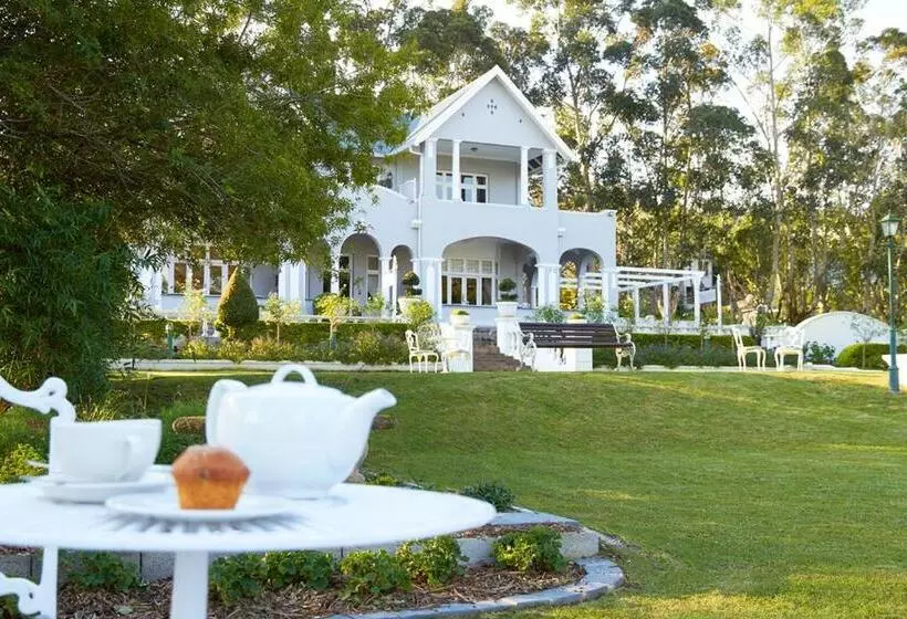پانسیون Parkes Manor