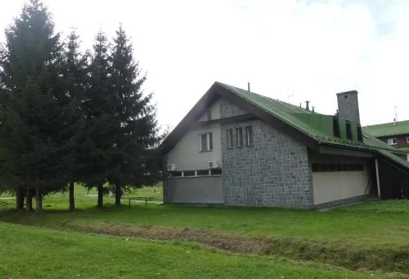 Majatalo Penzion Tendr