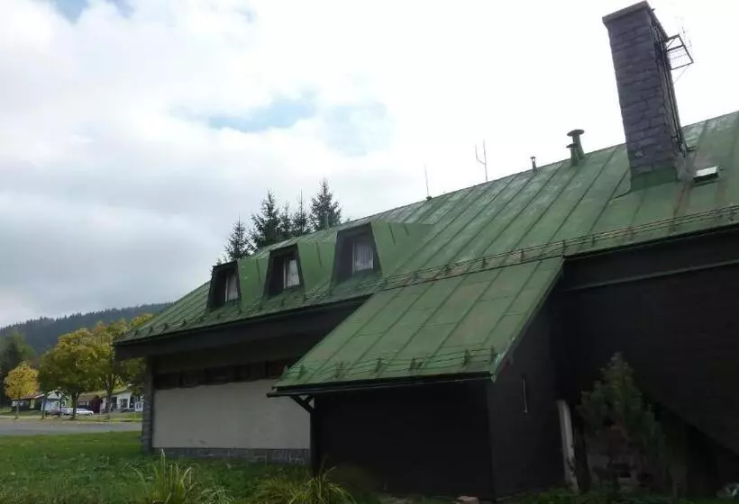 Majatalo Penzion Tendr