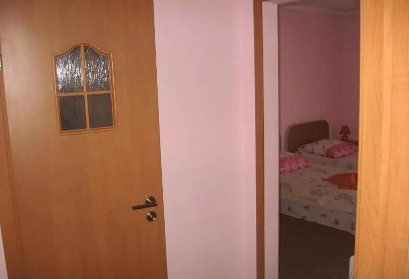 پانسیون Vian Guest House
