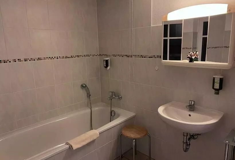 Restaurant & Pension Forsthaus Hain