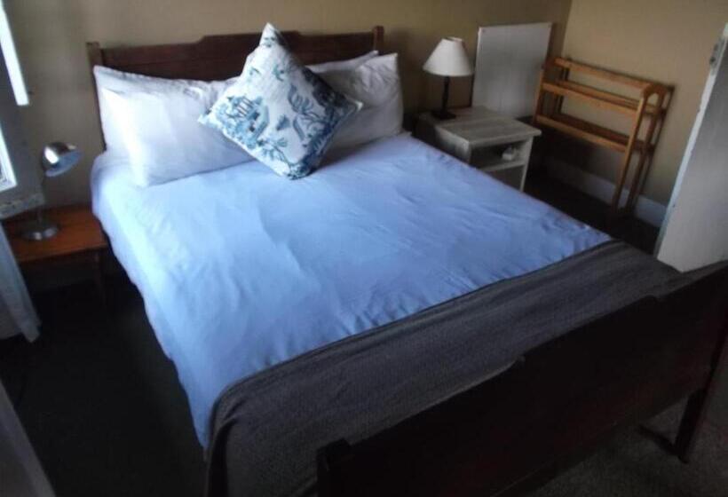 הוסטל Fairy Knowe Backpackers Lodge