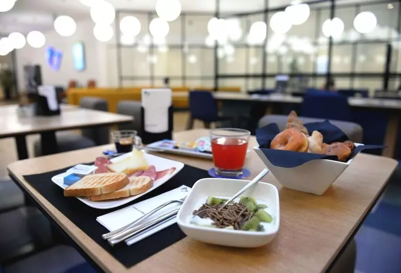 ホテル Air Rooms Rome Airport By Hellosky