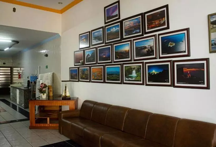 Hotelli Paradise Palace