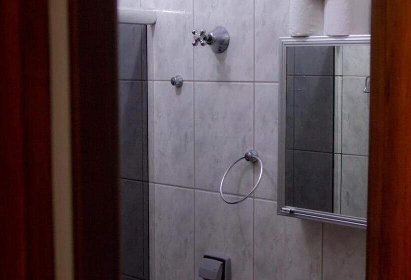 בית מלון כפרי Paradise Palace