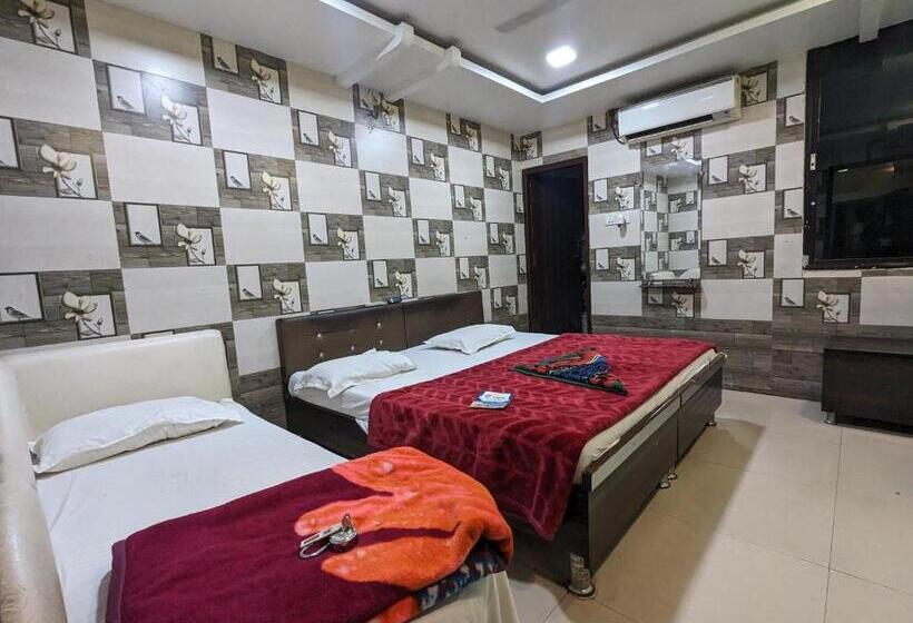 בית מלון כפרי Shikhar Inn