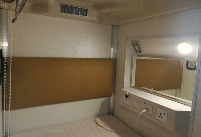No.9 Space Capsule Youth Hostel
