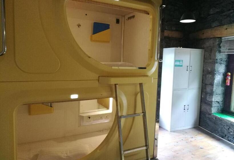 No.9 Space Capsule Youth Hostel