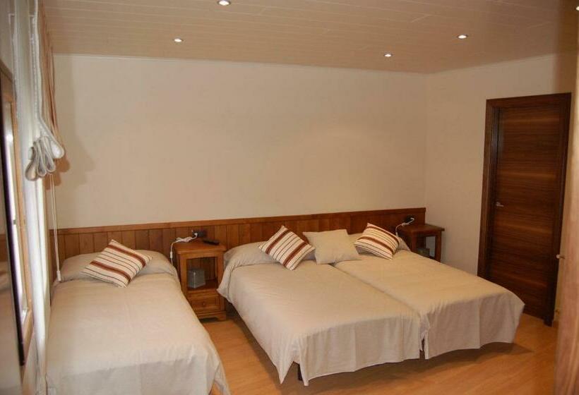 پانسیون Hostau Era Claverola