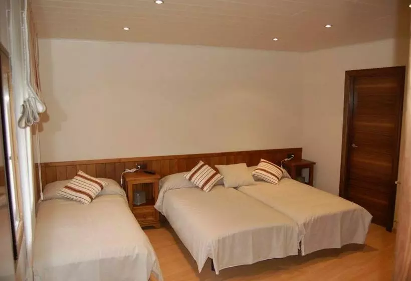 ペンション Hostau Era Claverola